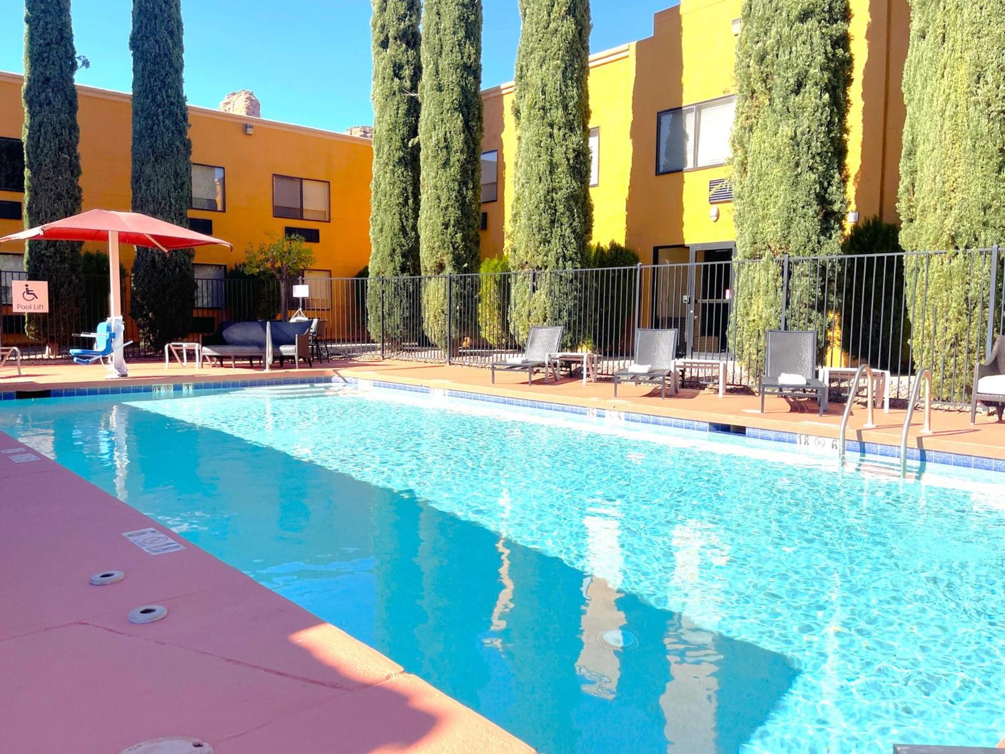 Holiday Inn Express Sedona - Oak Creek By Ihg Exterior photo
