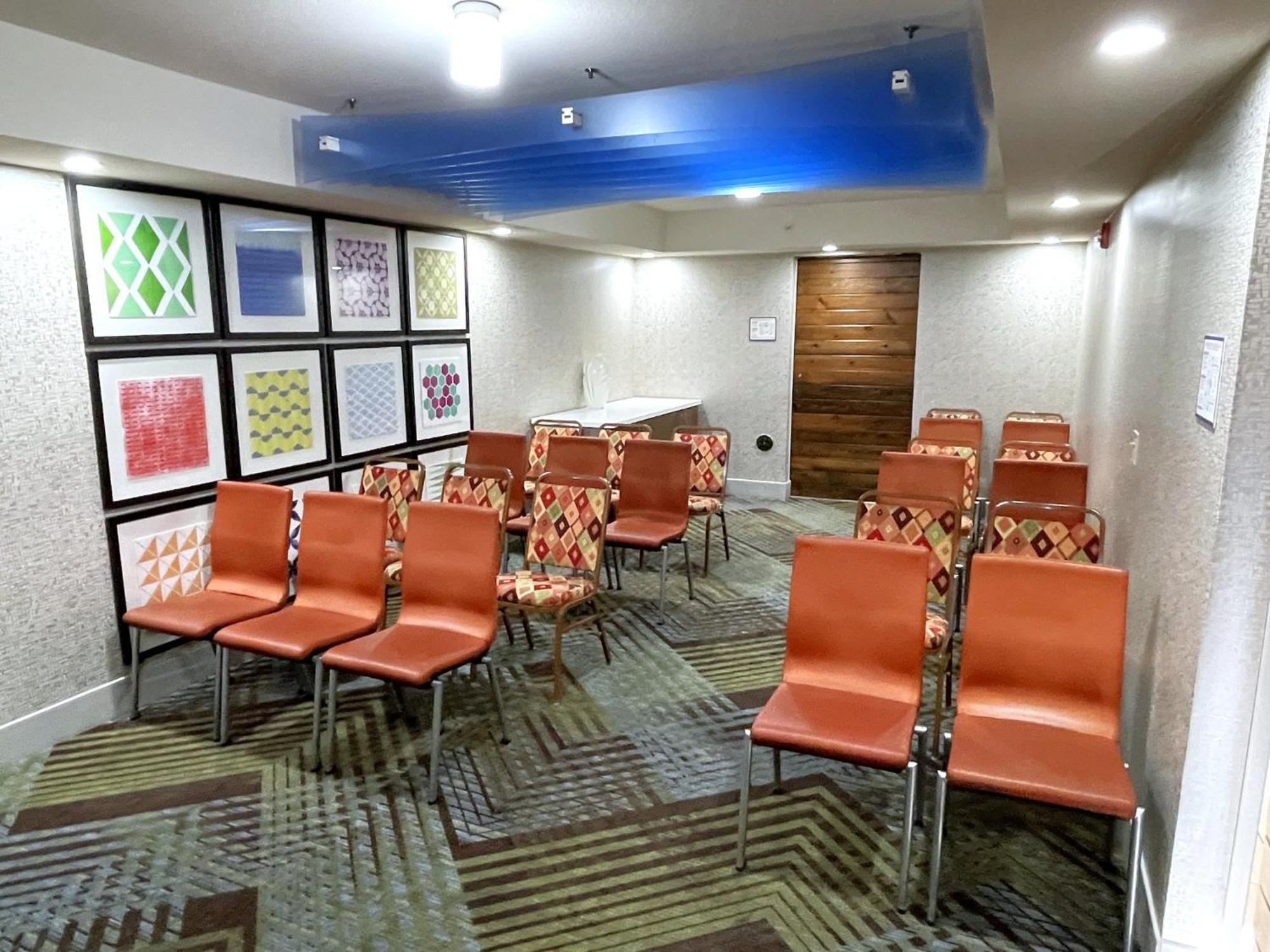 Holiday Inn Express Sedona - Oak Creek By Ihg Exterior photo